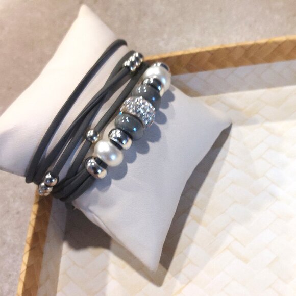 Women's 8 Strips Grey Leather Magnetic Bracelet w/Pearls/Silver/Rhinestones - Picture 2 of 9